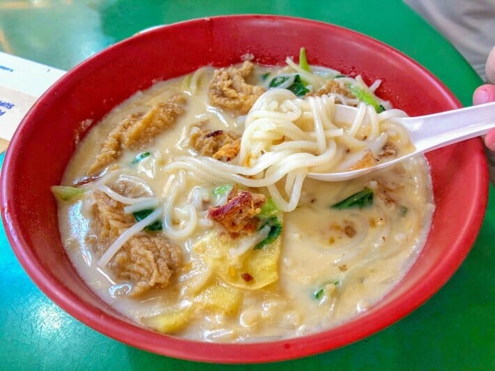 Jin Hua Fish Head Bee Hoon - Cantonese Style Fish Soup At Maxwell Food Centre - EatandTravelWithUs