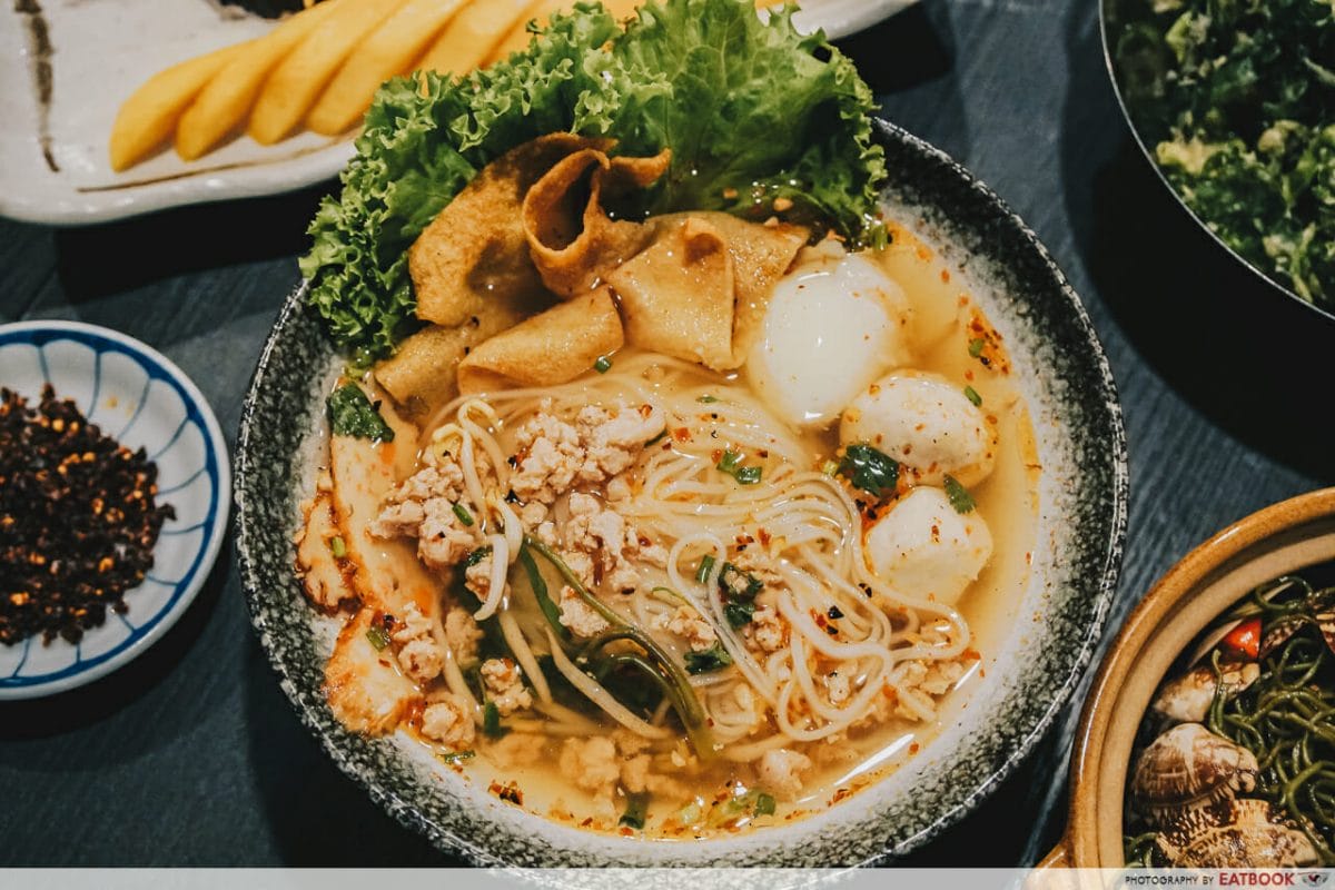 Noodle Thai Thai Kitchen Review: Legit Thai Food At Beach Road With Claypot  Jade Noodles - EatBook.sg - Singapore Food Guide And Review Site