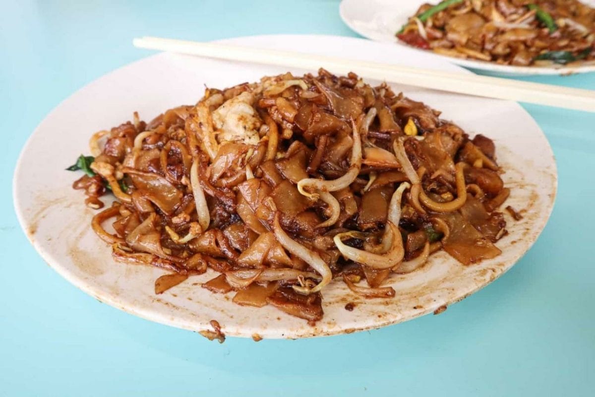 Guan Kee Fried Kway Teow - 50-Year-Old Old Char Kway Teow Stall in Ghim  Moh! - Miss Tam Chiak