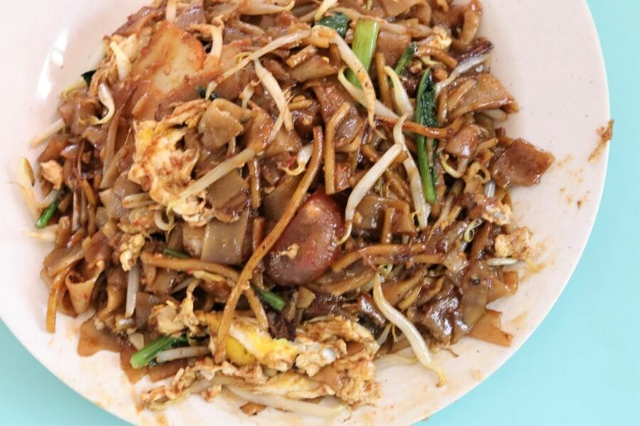 Guan Kee Fried Kway Teow – Ghim Moh Char Kway Teow With Long Wait, Has  Michelin Bib Gourmand – DanielFoodDiary.com