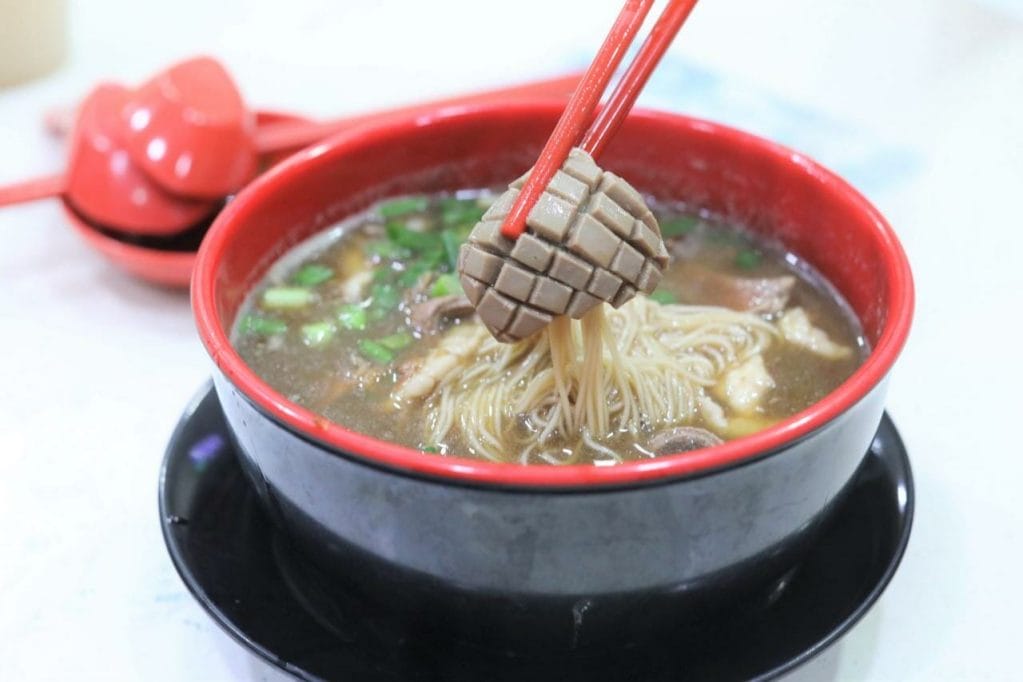 Seng Kee Black Chicken Herbal Soup – Famous For Pork Kidney Mee Sua Soup,  With Islandwide Delivery – DanielFoodDiary.com