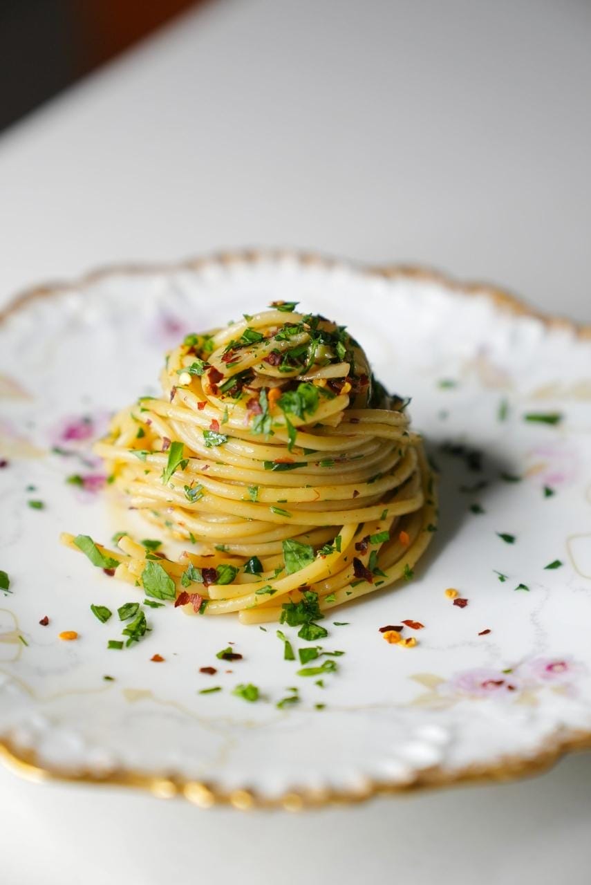Spaghetti Aglio e Olio - ScheckEats