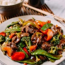 Beef and Vegetable Stir-fry in an Oyster Sauce