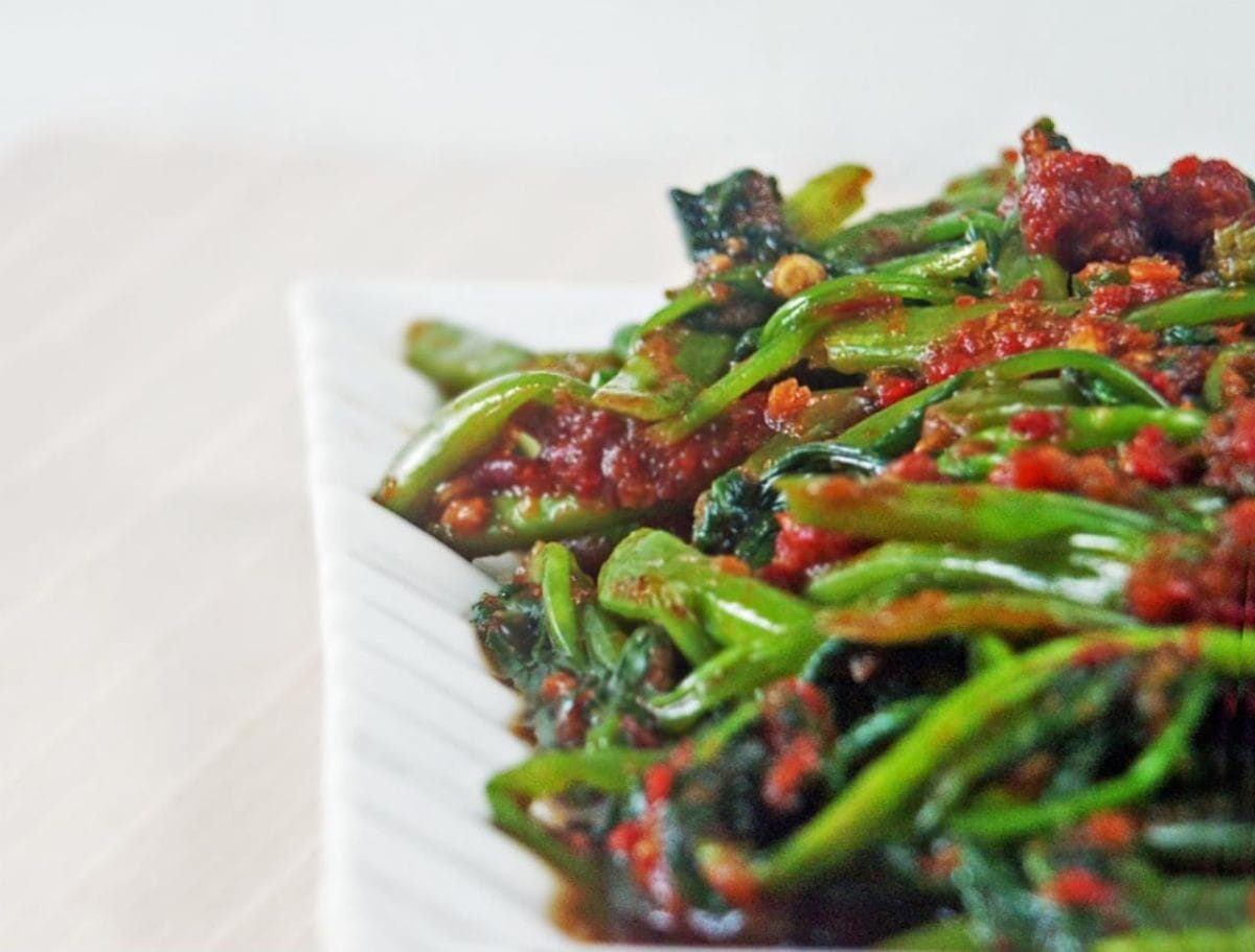 Sambal Kangkong (Water Spinach in Chilli Paste) - KitchenTigress